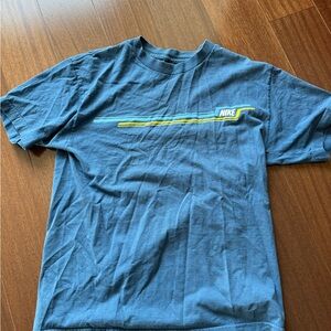 Nike Y2K Vintage 2000’s Men’s Blue Graphic Tee!